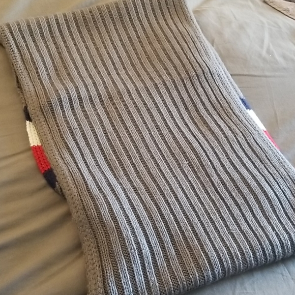 Tommy Hilfiger Grey Striped Scarf - Picture 5 of 7